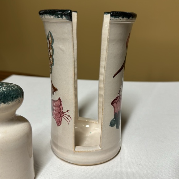Nichols Pottery Napkin holder and salt and pepper shakers flowers, hummingbirds - Picture 5 of 8